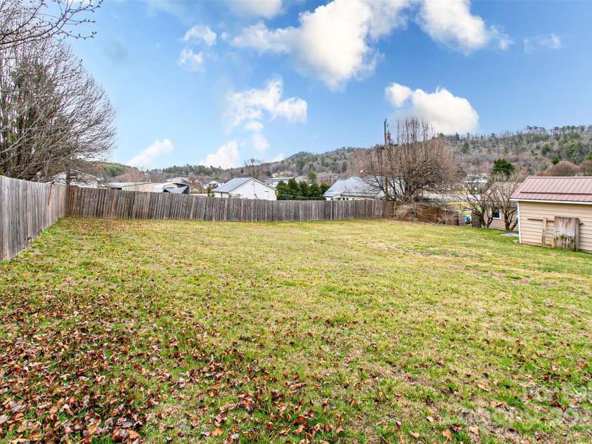 141 Knollview Terrace, Pisgah Forest, NC 28768.  MLS# CAR4255414, YatesRealty ID 12205. 