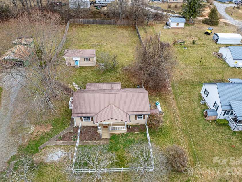 141 Knollview Terrace, Pisgah Forest, NC 28768.  MLS# CAR4255414, YatesRealty ID 12205. 