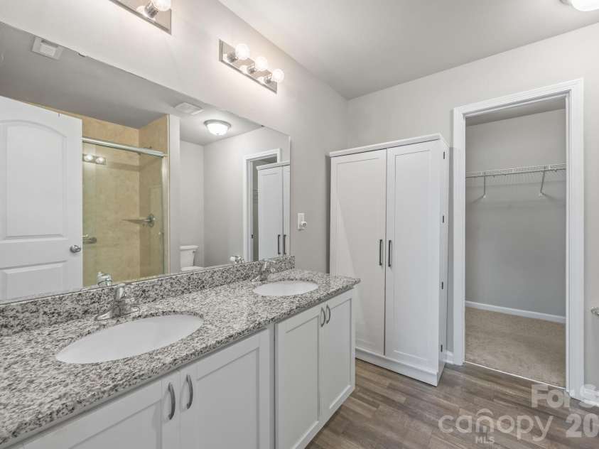 1219 Amberlight Circle, Salisbury, NC 28144.  MLS# CAR4295292, YatesRealty ID 12206. Primary bathroom