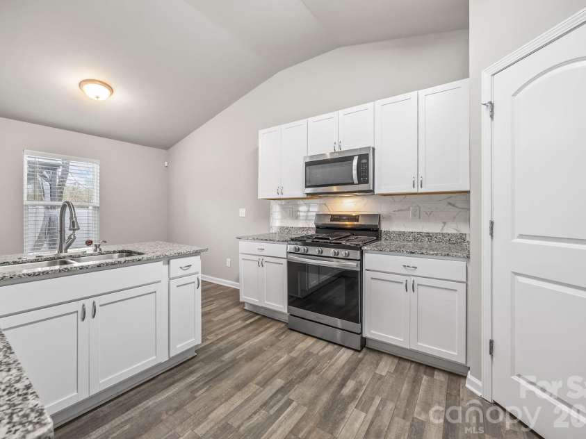 1219 Amberlight Circle, Salisbury, NC 28144.  MLS# CAR4295292, YatesRealty ID 12206. Spacious kitchen area