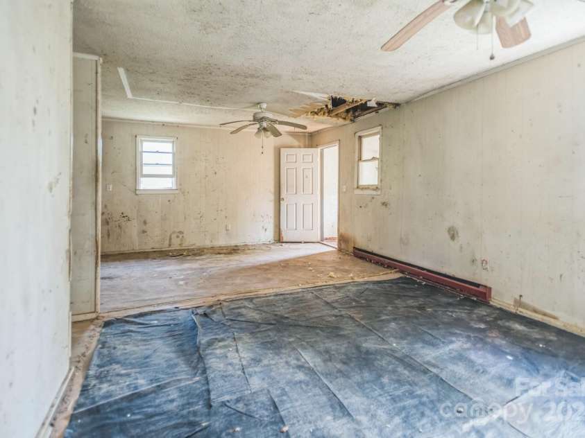 91 Catawba Lane, Brevard, NC 28712.  MLS# CAR4250643, YatesRealty ID 12206. 