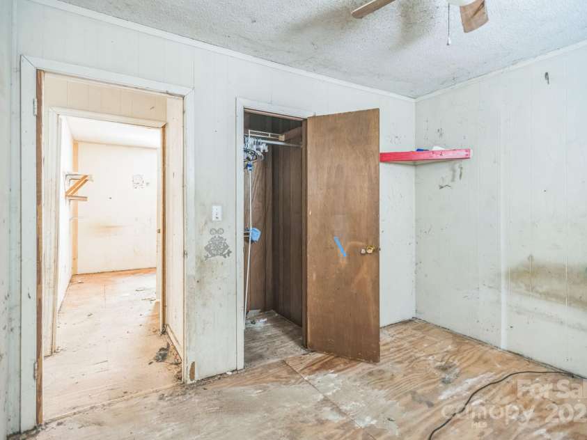 91 Catawba Lane, Brevard, NC 28712.  MLS# CAR4250643, YatesRealty ID 12206. 