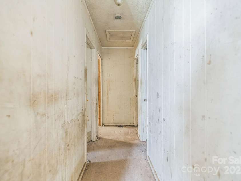 91 Catawba Lane, Brevard, NC 28712.  MLS# CAR4250643, YatesRealty ID 12206. 