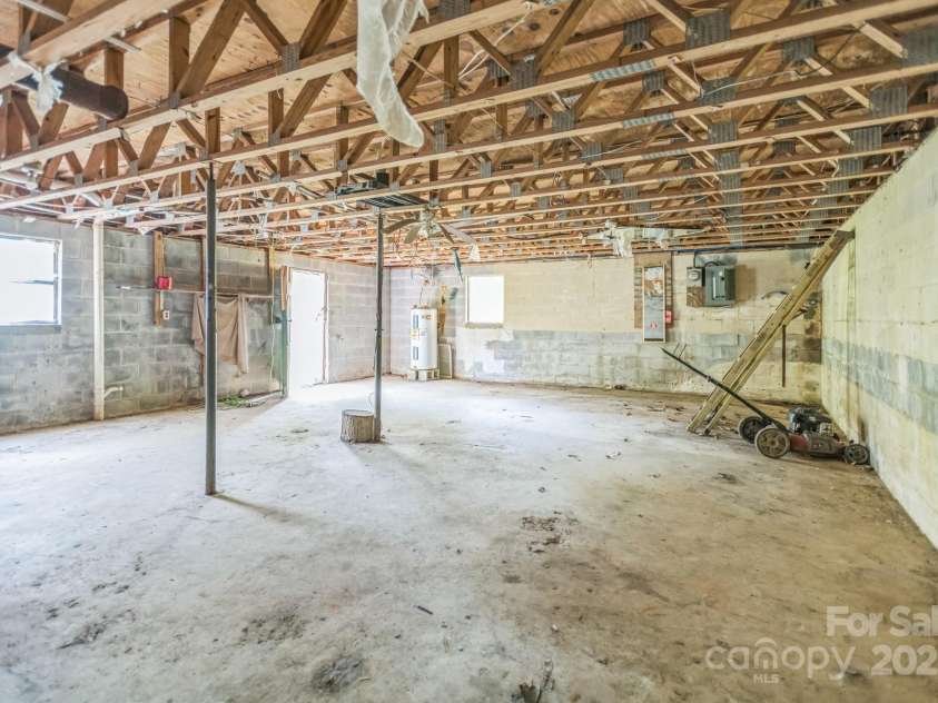 91 Catawba Lane, Brevard, NC 28712.  MLS# CAR4250643, YatesRealty ID 12206. 