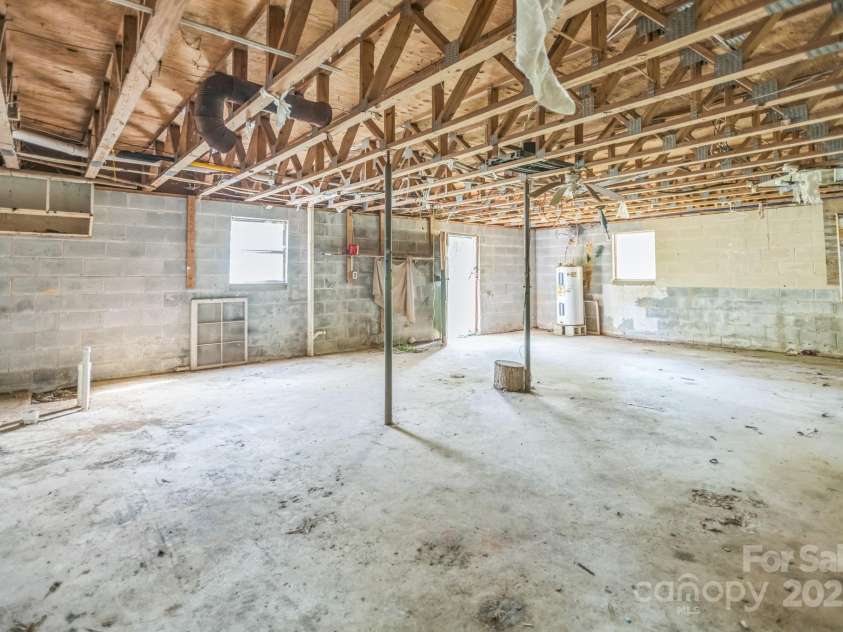 91 Catawba Lane, Brevard, NC 28712.  MLS# CAR4250643, YatesRealty ID 12206. 