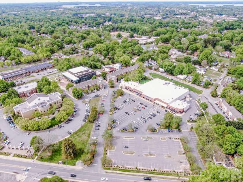 21329 Catawba Avenue, Cornelius, NC 28031.  MLS# CAR4364402, YatesRealty ID 12207. In Town Center