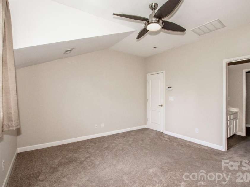 21329 Catawba Avenue, Cornelius, NC 28031.  MLS# CAR4364402, YatesRealty ID 12207. Primary Suite
