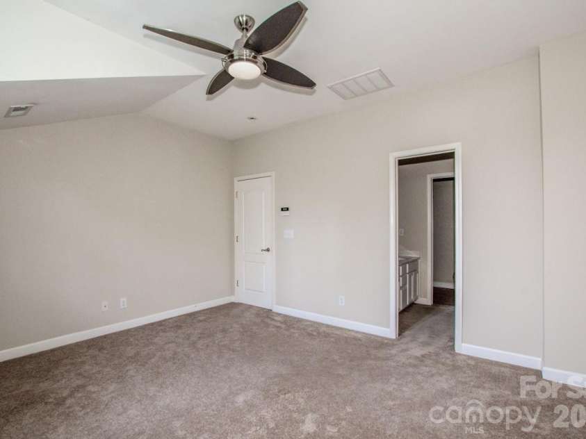 21329 Catawba Avenue, Cornelius, NC 28031.  MLS# CAR4364402, YatesRealty ID 12207. Primary Suite