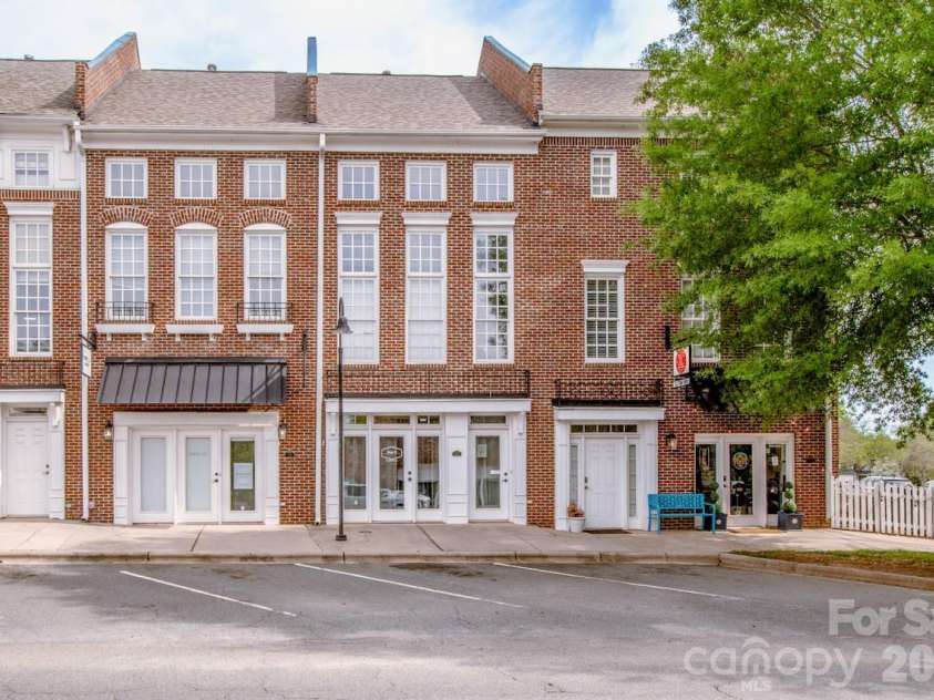 21329 Catawba Avenue, Cornelius, NC 28031.  MLS# CAR4364402, YatesRealty ID 12207. Rare Live / Work Opportunity