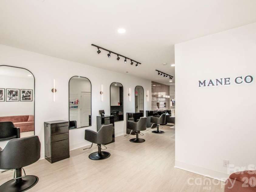 21329 Catawba Avenue, Cornelius, NC 28031.  MLS# CAR4364402, YatesRealty ID 12207. Styling Stations
