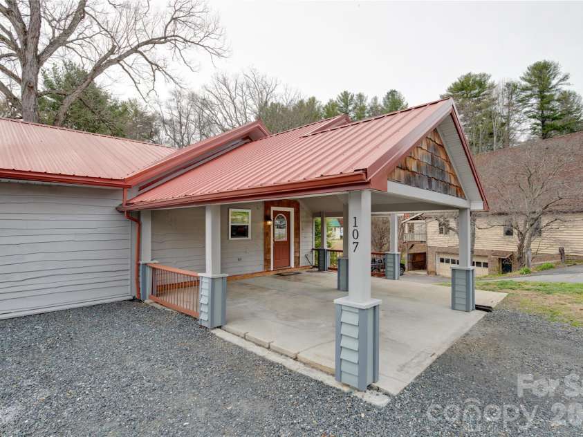 107 Shepard Way, Burnsville, NC 28714.  MLS# CAR4359941, YatesRealty ID 12208. 