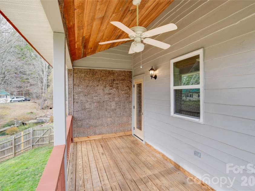 107 Shepard Way, Burnsville, NC 28714.  MLS# CAR4359941, YatesRealty ID 12208. 