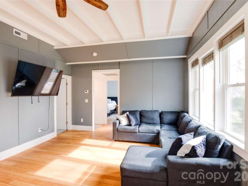 107 Shepard Way, Burnsville, NC 28714.  MLS# CAR4359941, YatesRealty ID 12208. 