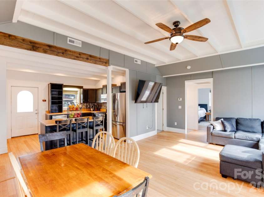 107 Shepard Way, Burnsville, NC 28714.  MLS# CAR4359941, YatesRealty ID 12208. 