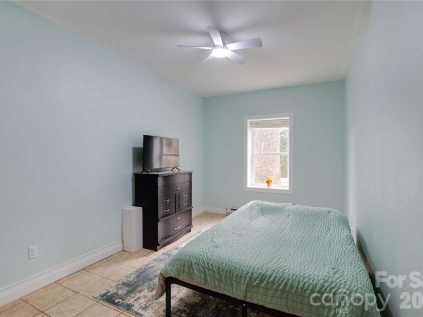 107 Shepard Way, Burnsville, NC 28714.  MLS# CAR4359941, YatesRealty ID 12208. 