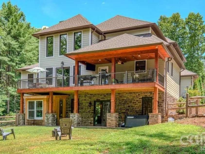 1416 Southpointe Drive, Morganton, NC 28655.  MLS# CAR4352341, YatesRealty ID 12210. 