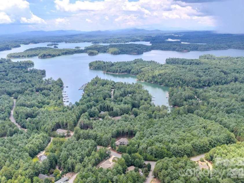 1416 Southpointe Drive, Morganton, NC 28655.  MLS# CAR4352341, YatesRealty ID 12210. 