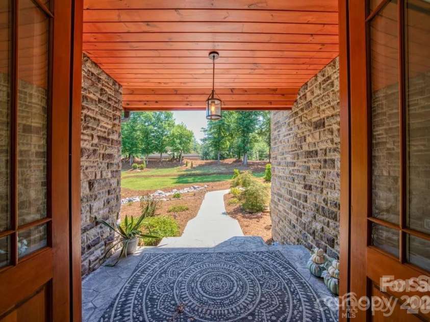 1416 Southpointe Drive, Morganton, NC 28655.  MLS# CAR4352341, YatesRealty ID 12210. 