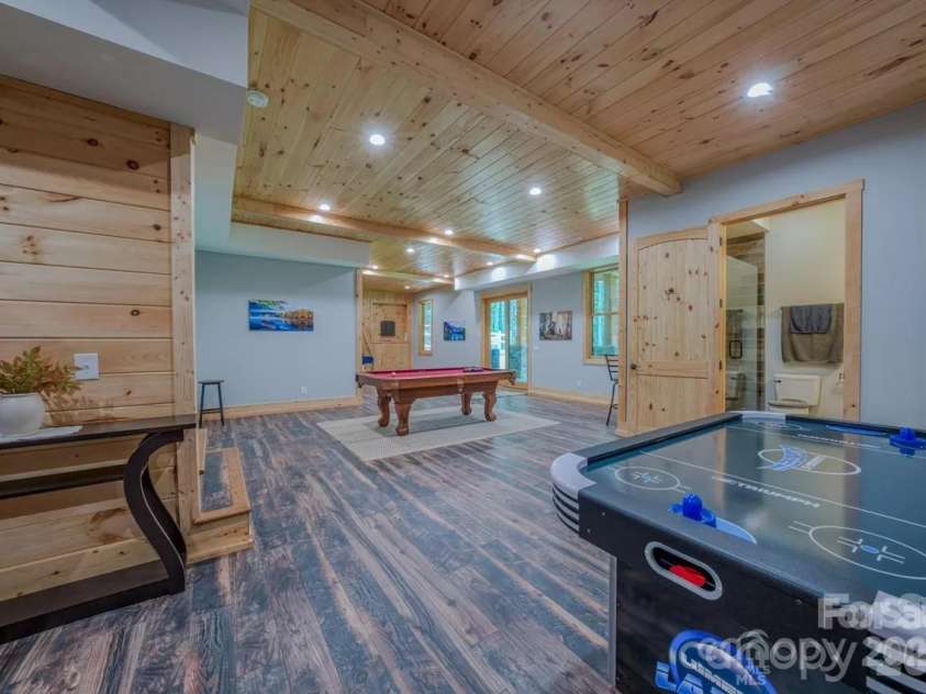 1416 Southpointe Drive, Morganton, NC 28655.  MLS# CAR4352341, YatesRealty ID 12210. 