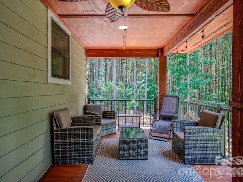 1416 Southpointe Drive, Morganton, NC 28655.  MLS# CAR4352341, YatesRealty ID 12210. 