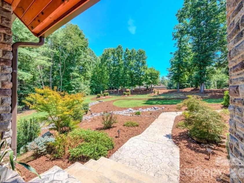 1416 Southpointe Drive, Morganton, NC 28655.  MLS# CAR4352341, YatesRealty ID 12210. 