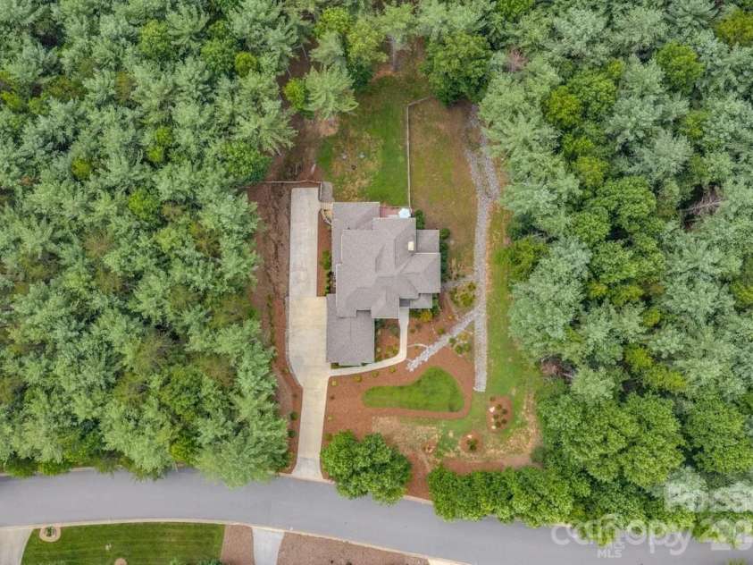 1416 Southpointe Drive, Morganton, NC 28655.  MLS# CAR4352341, YatesRealty ID 12210. 