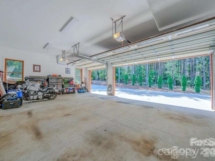 1416 Southpointe Drive, Morganton, NC 28655.  MLS# CAR4352341, YatesRealty ID 12210. 