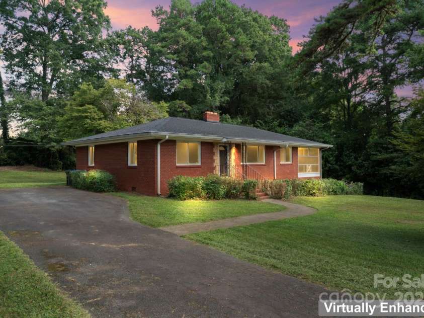 5209 Markay Street, Matthews, NC 28105.  MLS# CAR4251444, YatesRealty ID 12210. 