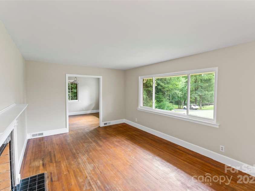 5209 Markay Street, Matthews, NC 28105.  MLS# CAR4251444, YatesRealty ID 12210. 
