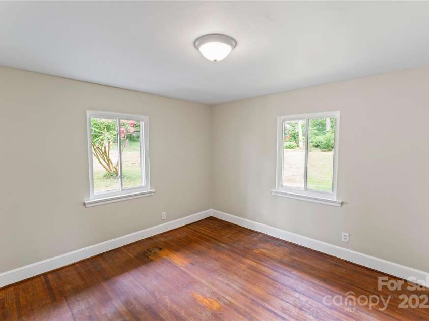 5209 Markay Street, Matthews, NC 28105.  MLS# CAR4251444, YatesRealty ID 12210. 