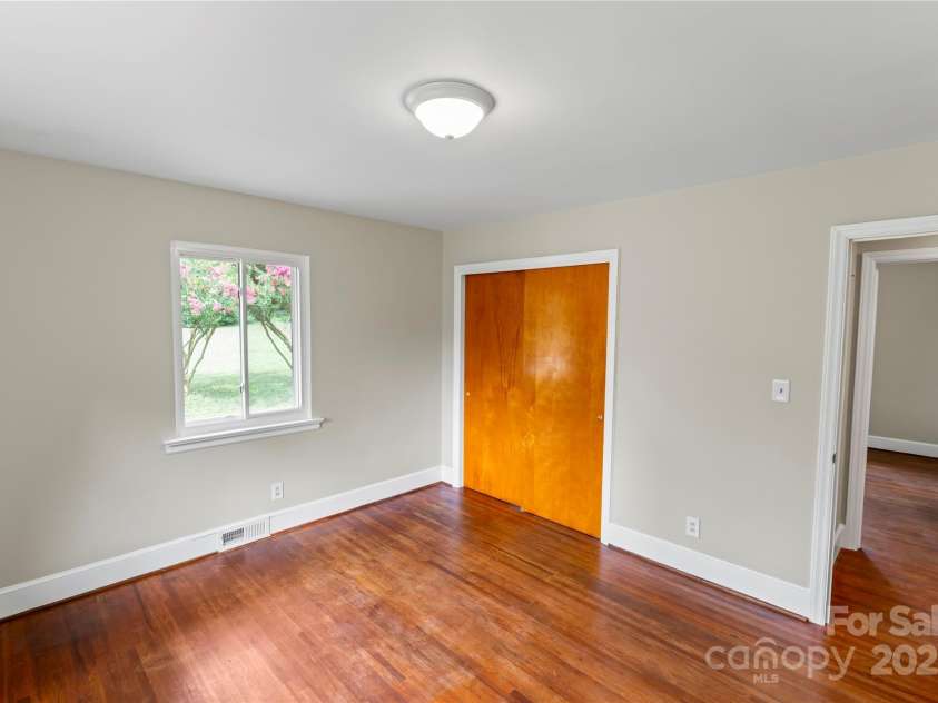 5209 Markay Street, Matthews, NC 28105.  MLS# CAR4251444, YatesRealty ID 12210. 
