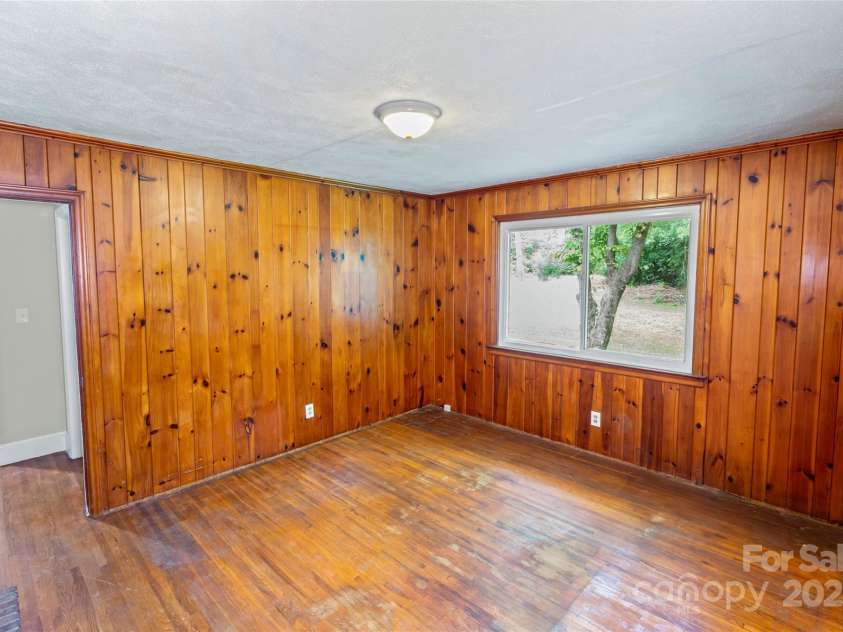 5209 Markay Street, Matthews, NC 28105.  MLS# CAR4251444, YatesRealty ID 12210. 