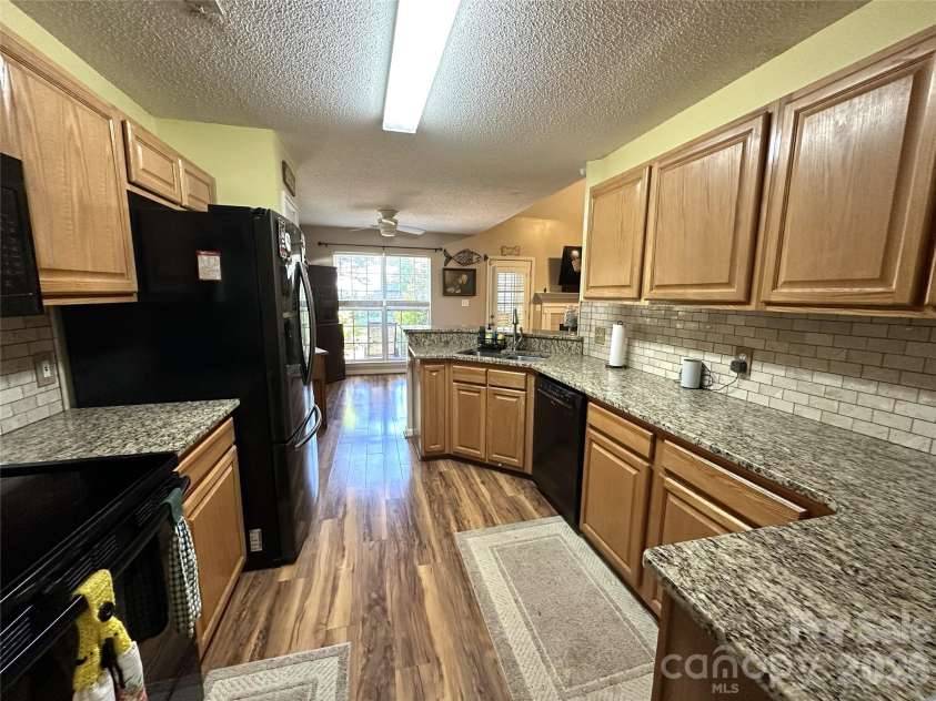 113 Old Willow Road, Mooresville, NC 28115.  MLS# CAR4366482, YatesRealty ID 12211. 