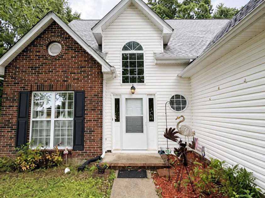113 Old Willow Road, Mooresville, NC 28115.  MLS# CAR4366482, YatesRealty ID 12211. 