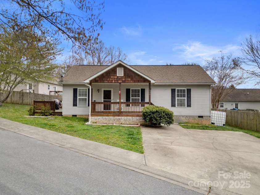134 Newberry Drive, Fletcher, NC 28732.  MLS# CAR4245924, YatesRealty ID 12211. 