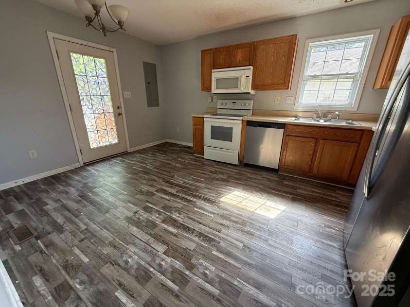 134 Newberry Drive, Fletcher, NC 28732.  MLS# CAR4245924, YatesRealty ID 12211. 