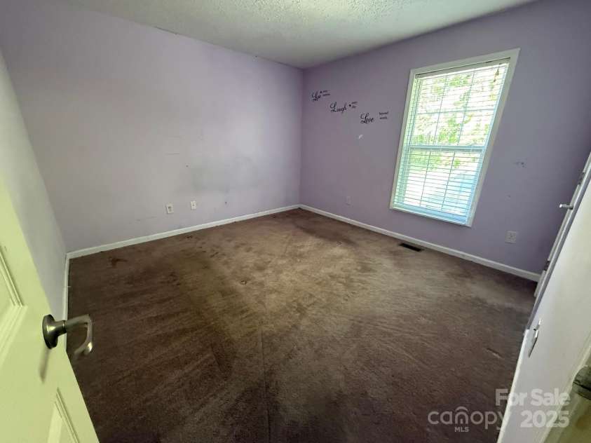 134 Newberry Drive, Fletcher, NC 28732.  MLS# CAR4245924, YatesRealty ID 12211. 