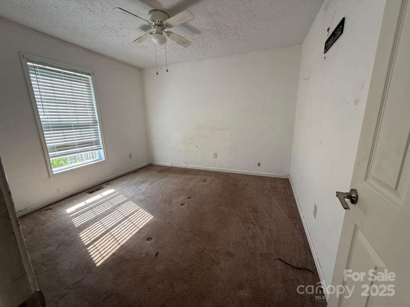 134 Newberry Drive, Fletcher, NC 28732.  MLS# CAR4245924, YatesRealty ID 12211. 