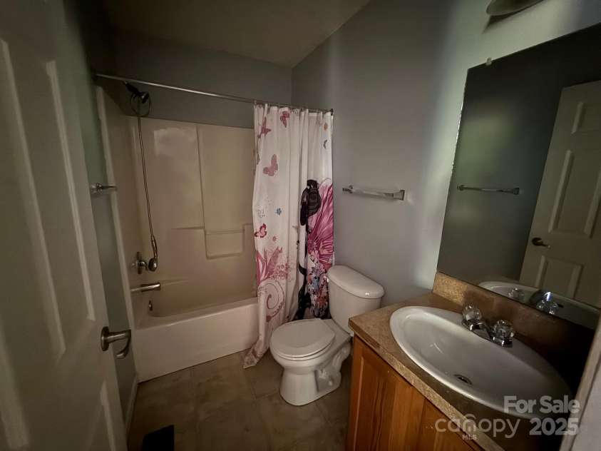 134 Newberry Drive, Fletcher, NC 28732.  MLS# CAR4245924, YatesRealty ID 12211. 