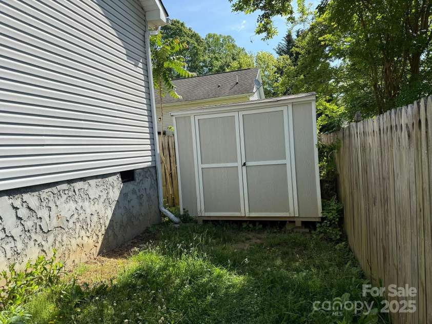 134 Newberry Drive, Fletcher, NC 28732.  MLS# CAR4245924, YatesRealty ID 12211. 