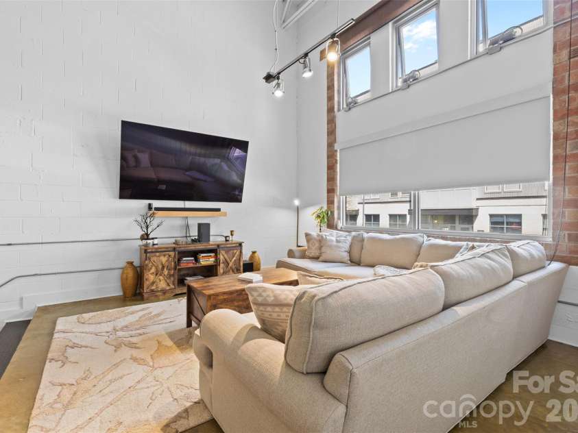 925 Westmere Avenue, Charlotte, NC 28208.  MLS# CAR4366255, YatesRealty ID 12212. 