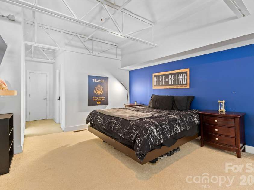 925 Westmere Avenue, Charlotte, NC 28208.  MLS# CAR4366255, YatesRealty ID 12212. 