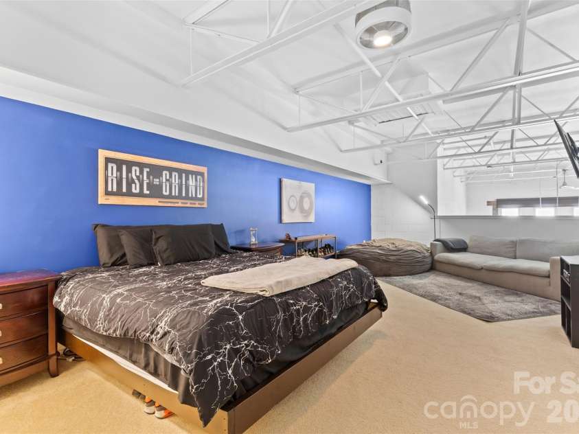 925 Westmere Avenue, Charlotte, NC 28208.  MLS# CAR4366255, YatesRealty ID 12212. 