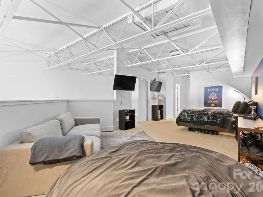 925 Westmere Avenue, Charlotte, NC 28208.  MLS# CAR4366255, YatesRealty ID 12212. 