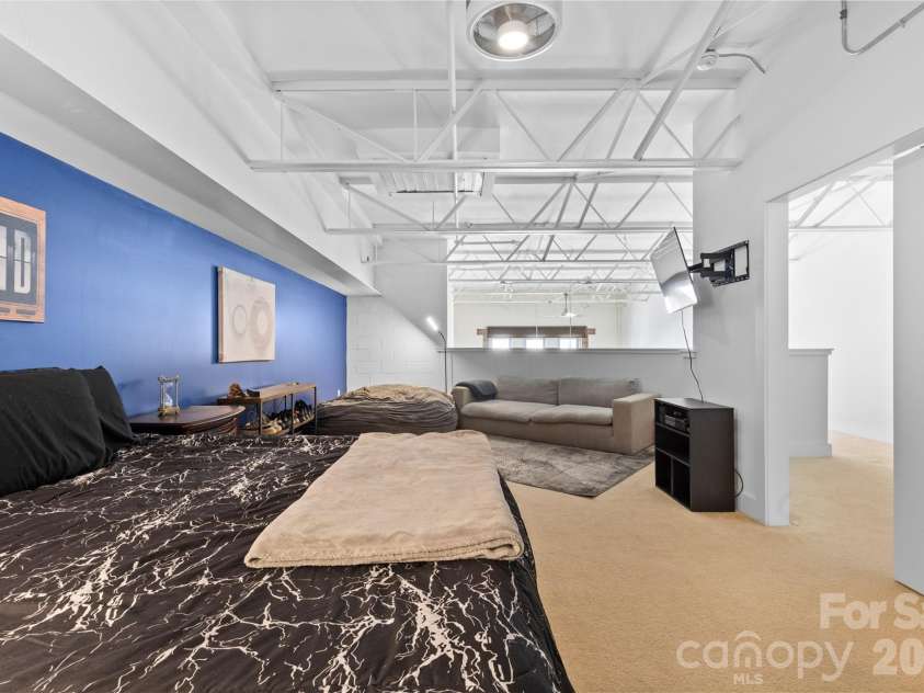 925 Westmere Avenue, Charlotte, NC 28208.  MLS# CAR4366255, YatesRealty ID 12212. 