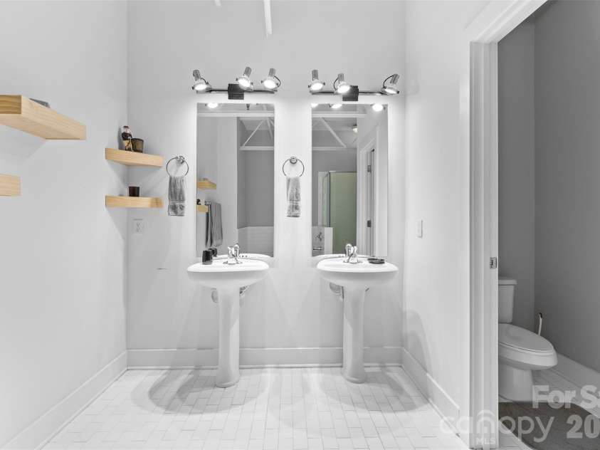 925 Westmere Avenue, Charlotte, NC 28208.  MLS# CAR4366255, YatesRealty ID 12212. 