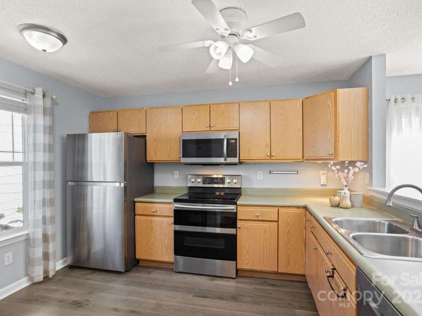1201 Deermouse Way, Hendersonville, NC 28792.  MLS# CAR4248509, YatesRealty ID 12214. 