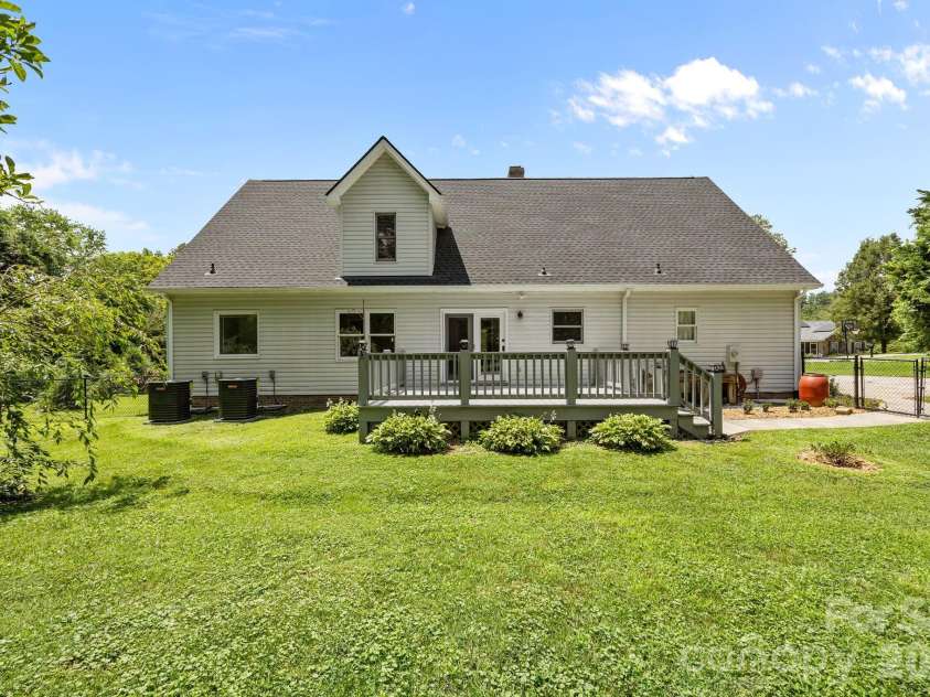 6 Springfield Way, Arden, NC 28704.  MLS# CAR4349463, YatesRealty ID 12215. 