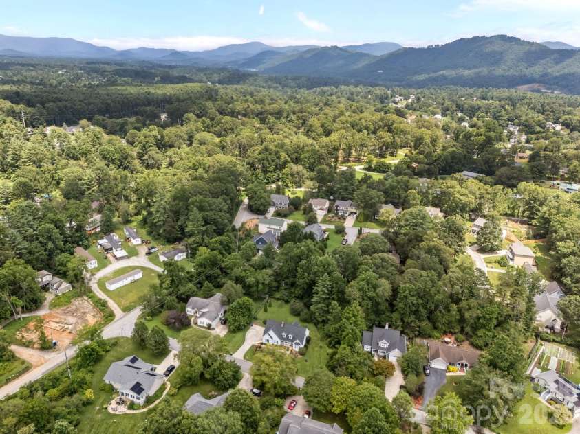 6 Springfield Way, Arden, NC 28704.  MLS# CAR4349463, YatesRealty ID 12215. 