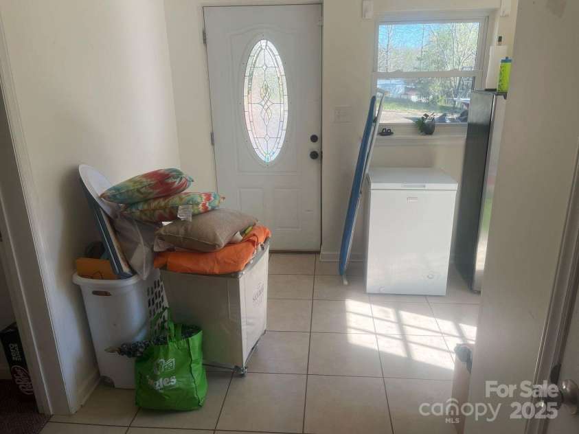 7122 Pyramid Road, Hickory, NC 28602.  MLS# CAR4241476, YatesRealty ID 12215. 